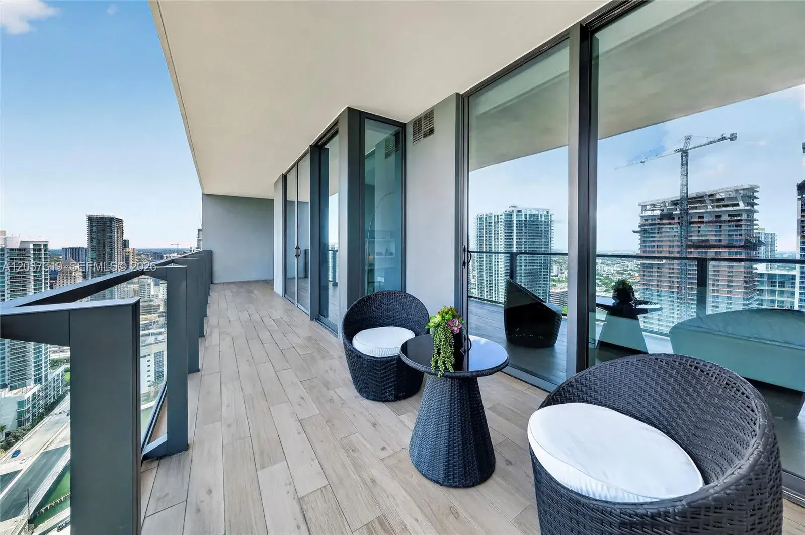 1 bedroom 1 bath Residential for sale at 68 SE 6th St # 3506, Miami FL 33131