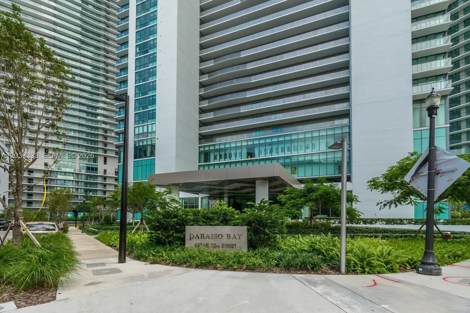 650 NE 32nd St # 805, Miami FL 33137