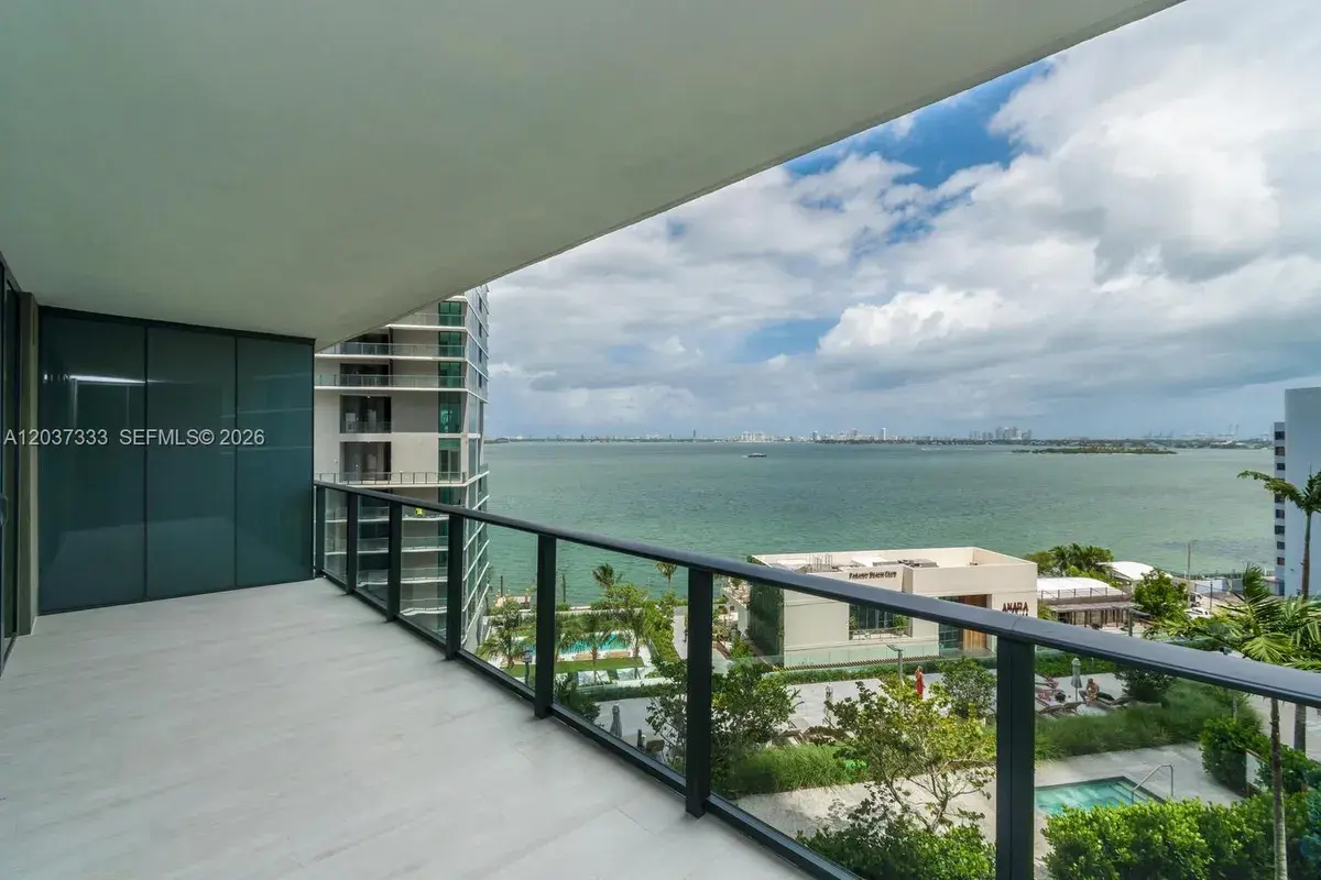 650 NE 32nd St # 805, Miami FL 33137