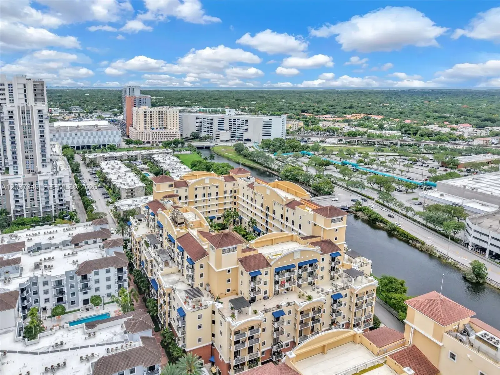 8390 SW 72nd Ave # 905, Miami FL 33143