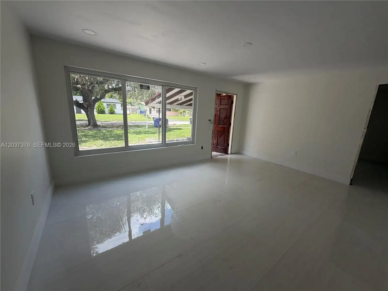 6570 Liberty St, Hollywood FL 33024 photo 4
