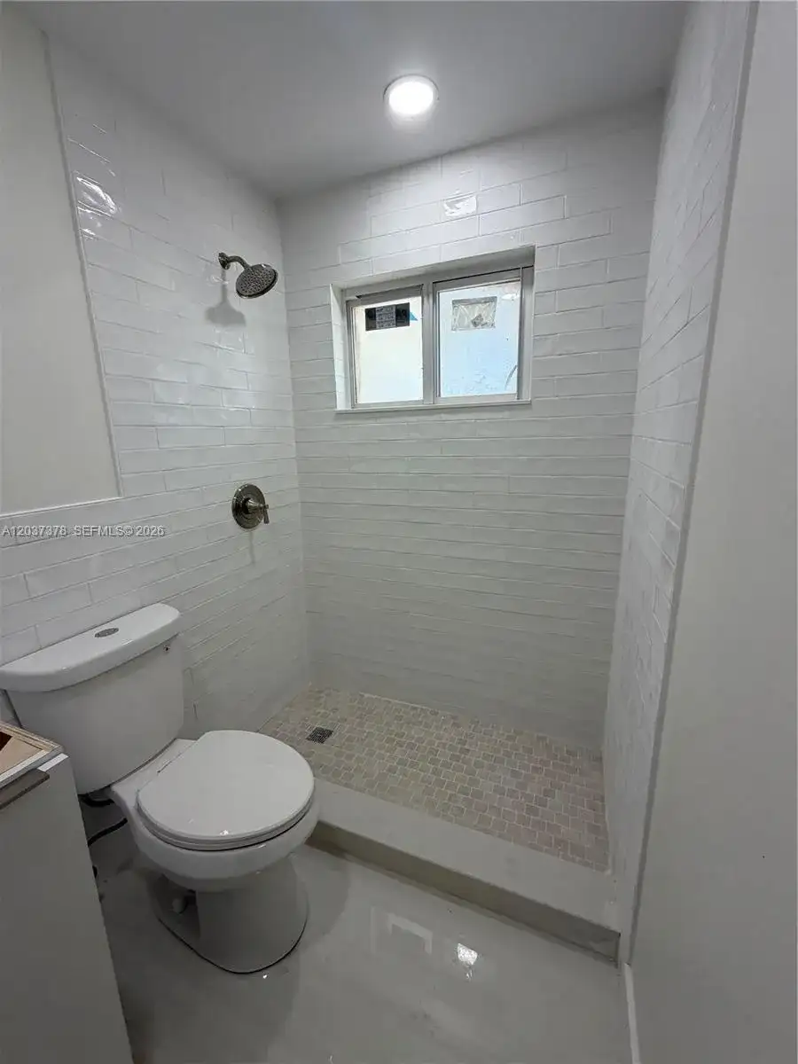 6570 Liberty St, Hollywood FL 33024 photo 5