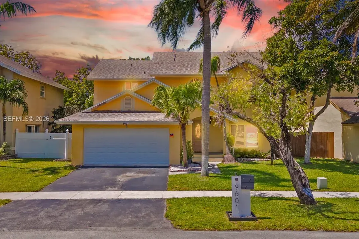9601 SW 9th Ct, Pembroke Pines FL 33025
