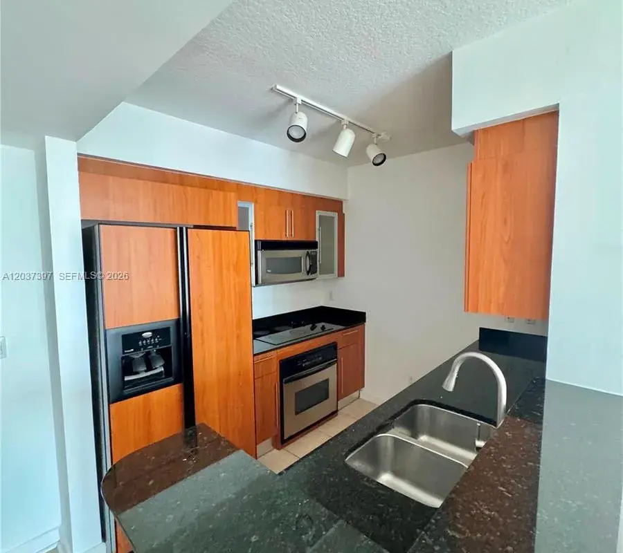 325 S Biscayne Blvd # 1116, Miami FL 33131