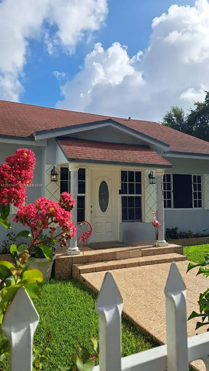351 NW 31st St, Miami FL 33127 photo 3