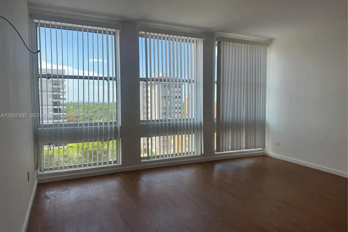 700 Biltmore Way # 916, Coral Gables FL 33134