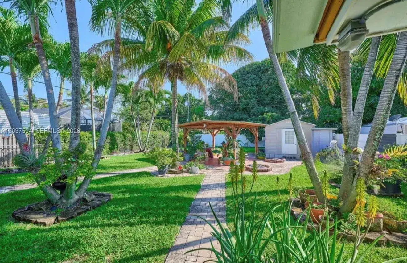 612 W Drew St, Lantana FL 33462 photo 3