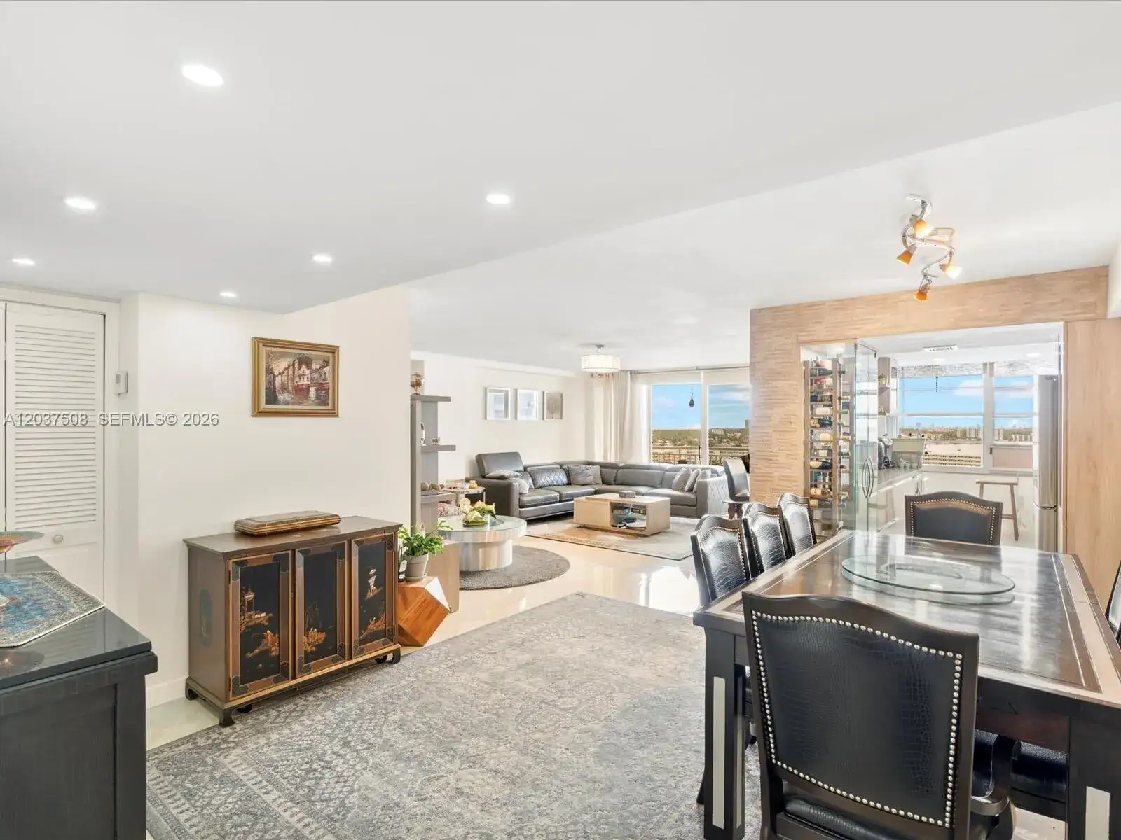 18071 Biscayne Blvd # 1401, Aventura FL 33160 photo 2