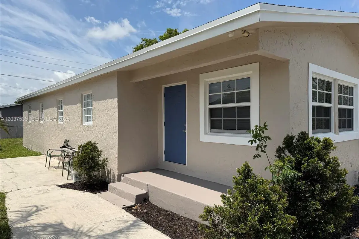 2910 NW 25th St, Fort Lauderdale FL 33311