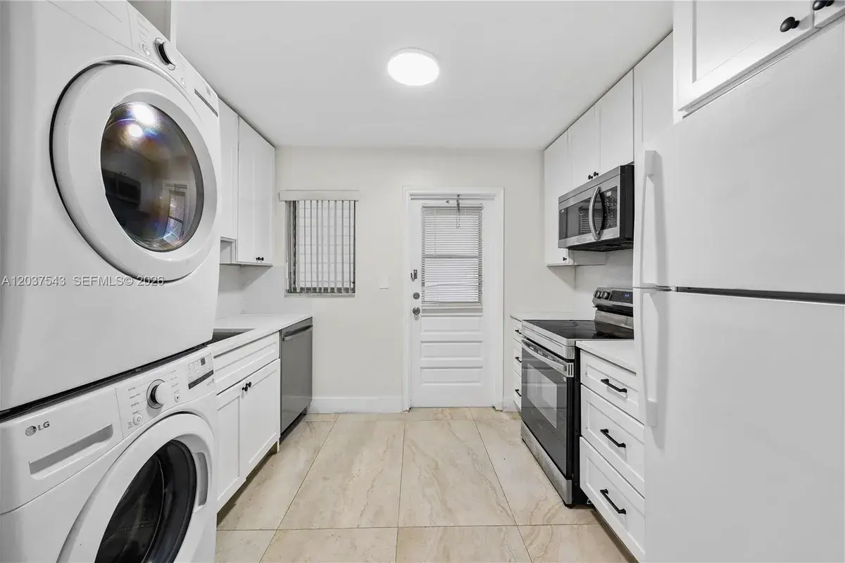 5141 Hollywood Blvd # 209, Hollywood FL 33021