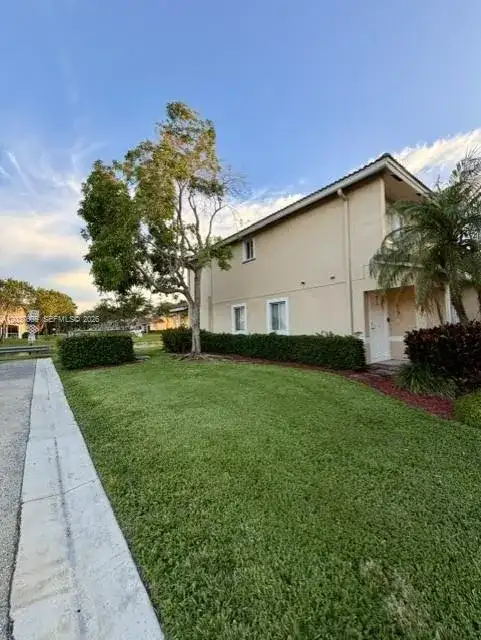 8968 Lancaster St, Tamarac FL 33321 photo 3