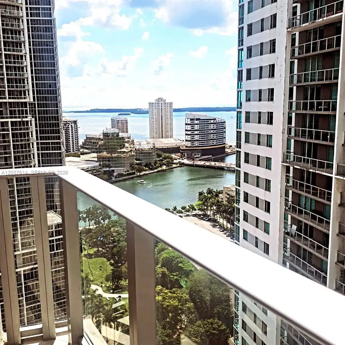 77 SE 5th Street # 2914, Miami FL 33131 photo 2
