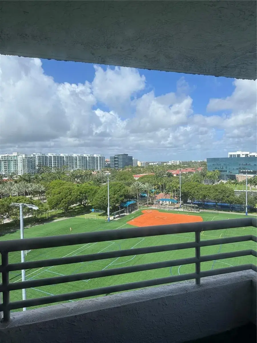 3300 NE 191st St # 1001, Aventura FL 33180