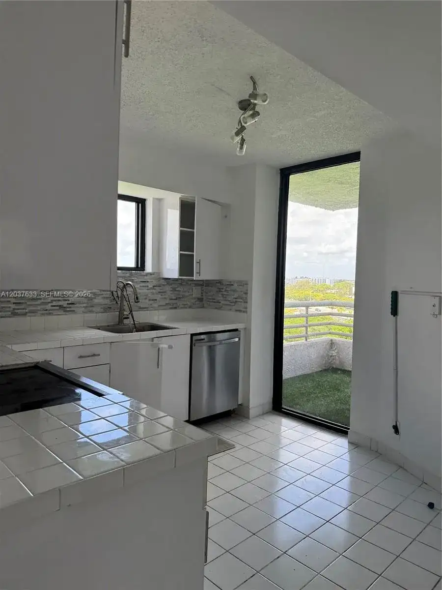 3300 NE 191st St # 1001, Aventura FL 33180 photo 3