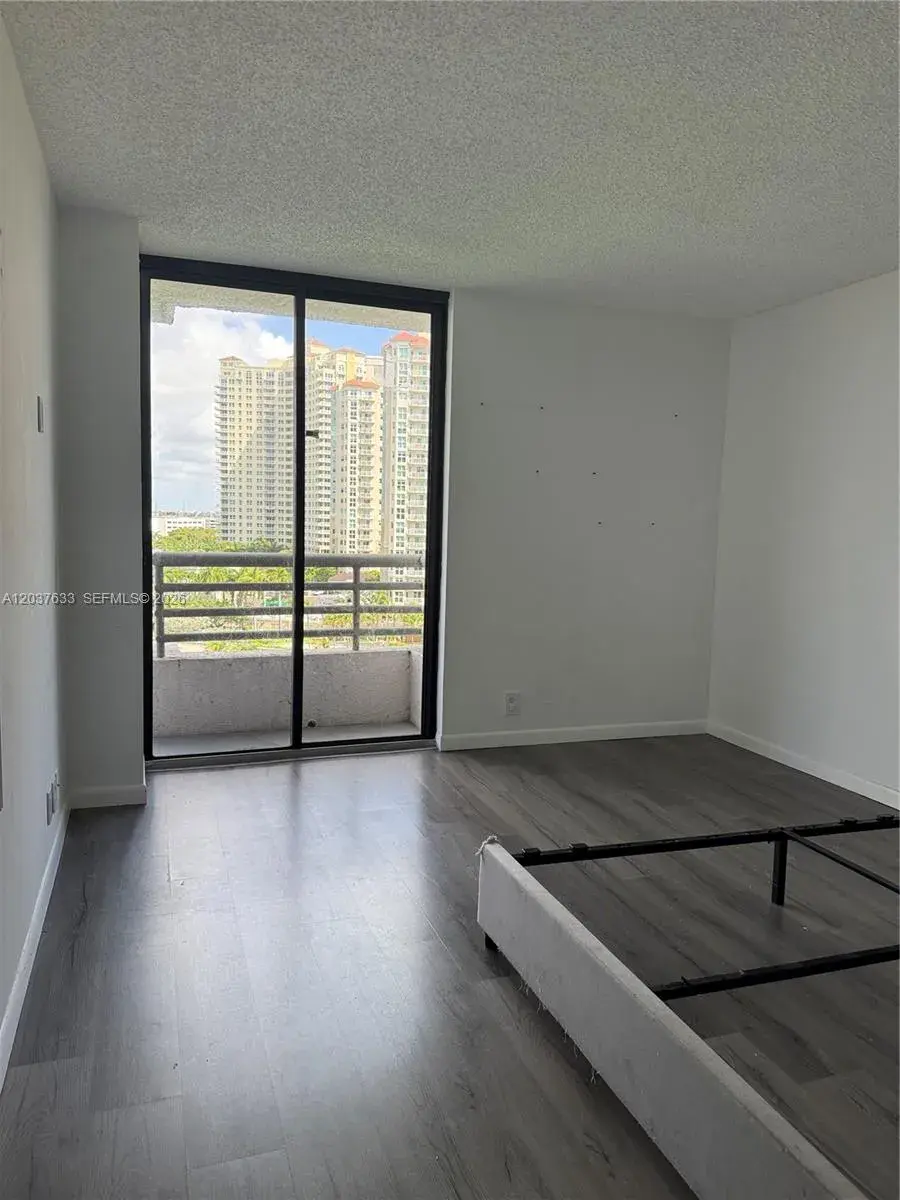 3300 NE 191st St # 1001, Aventura FL 33180