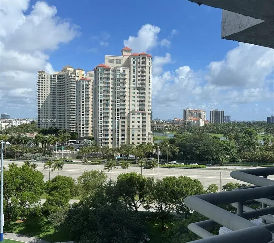 3300 NE 191st St # 1001, Aventura FL 33180