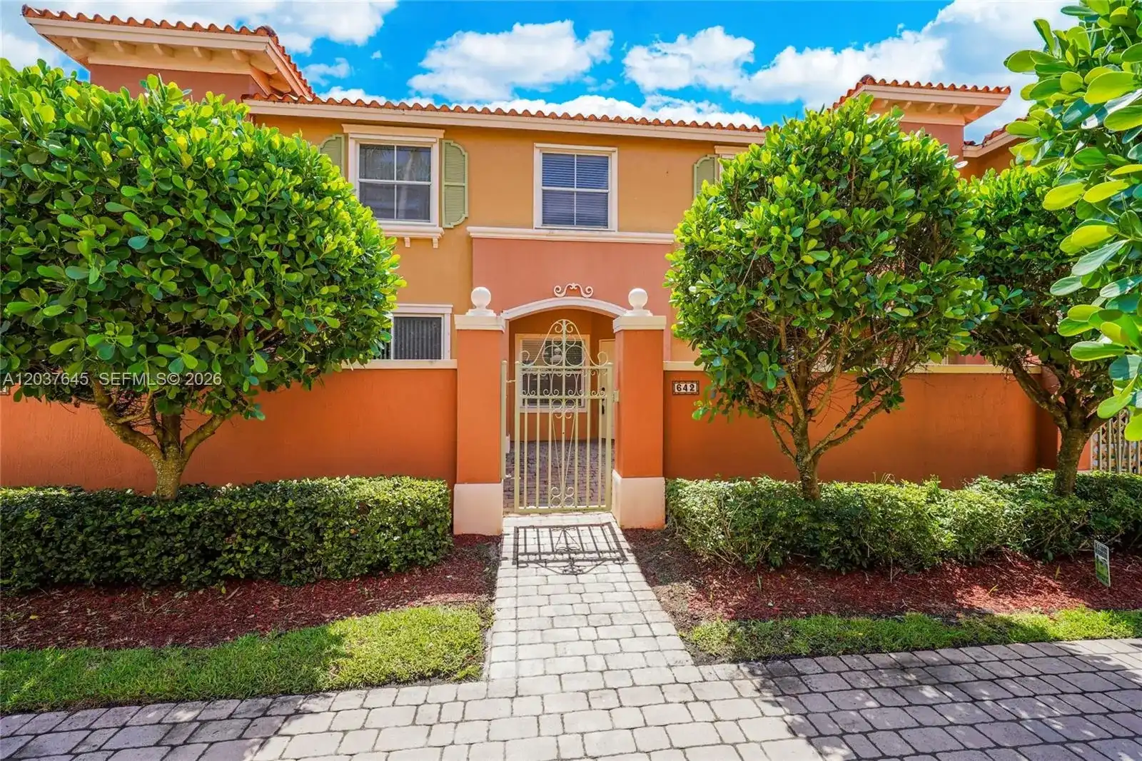 642 SW 106th Ave # 1514, Pembroke Pines FL 33025