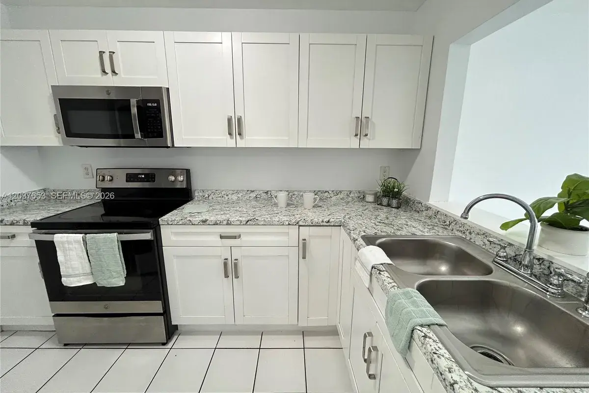15332 SW 72nd St # 22, Miami FL 33193