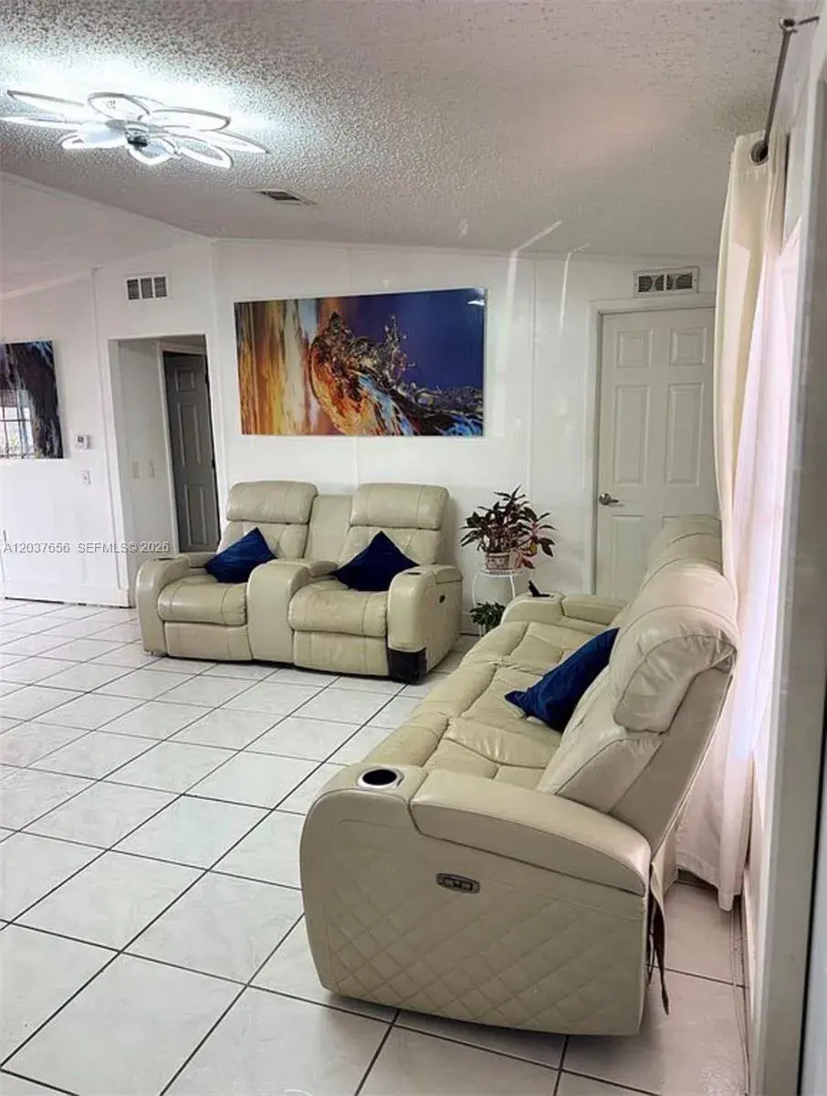 1133 SW 130th Ave, Miami FL 33184