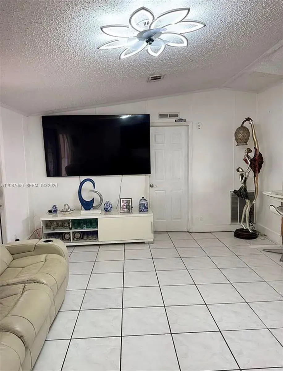 1133 SW 130th Ave, Miami FL 33184