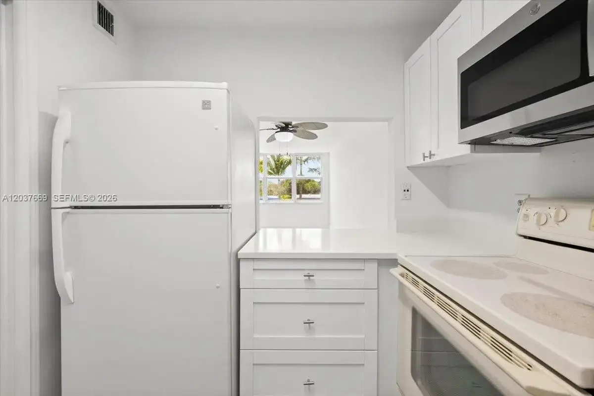 9441 Evergreen Pl # 206, Davie FL 33324 photo 2