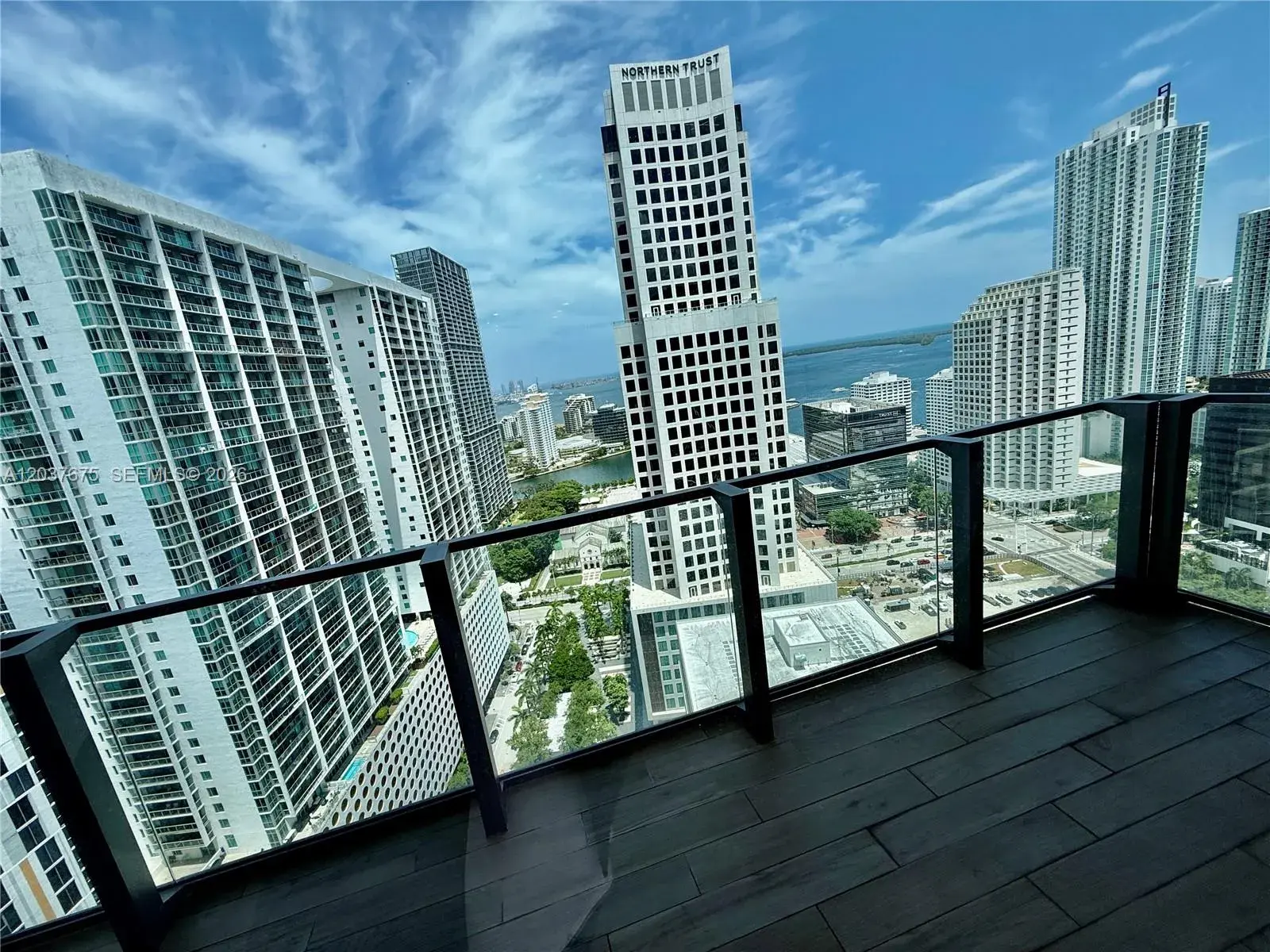 2 bedroom 2 bath Residential for sale at 68 SE 6th St # 2707, Miami FL 33131