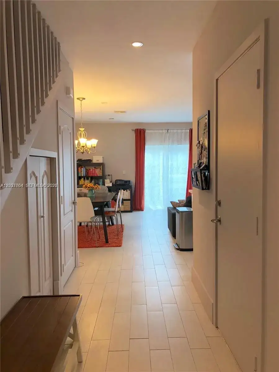 33 SE 3rd Ave, Hallandale Beach FL 33009 photo 5