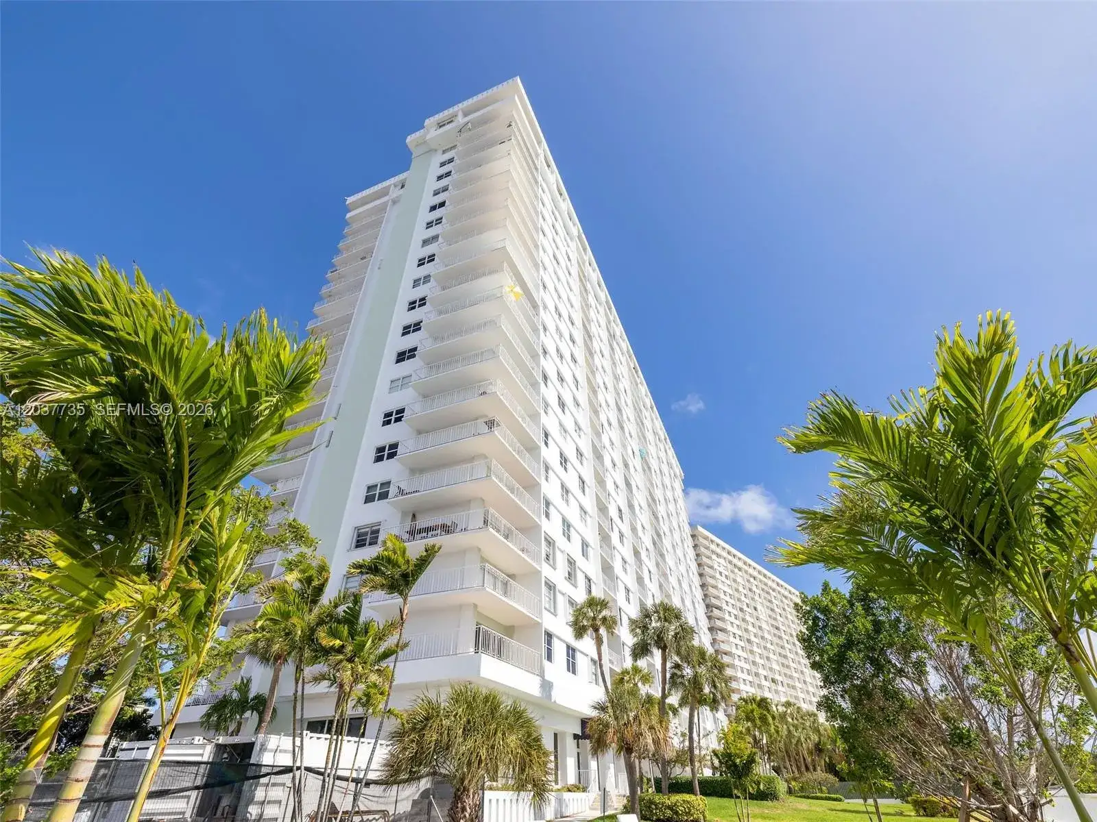 500 Bayview Dr # 1520, Sunny Isles Beach FL 33160