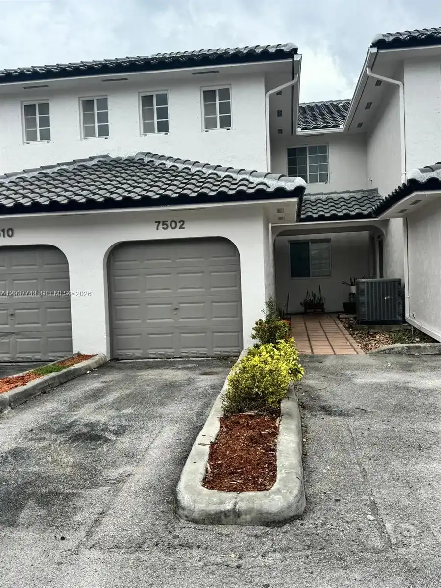 7502 NW 175th St # 7502, Hialeah FL 33015