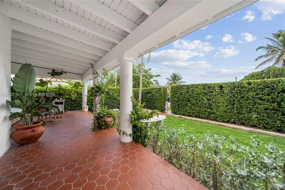 2421 SW 26th Ln, Miami FL 33133