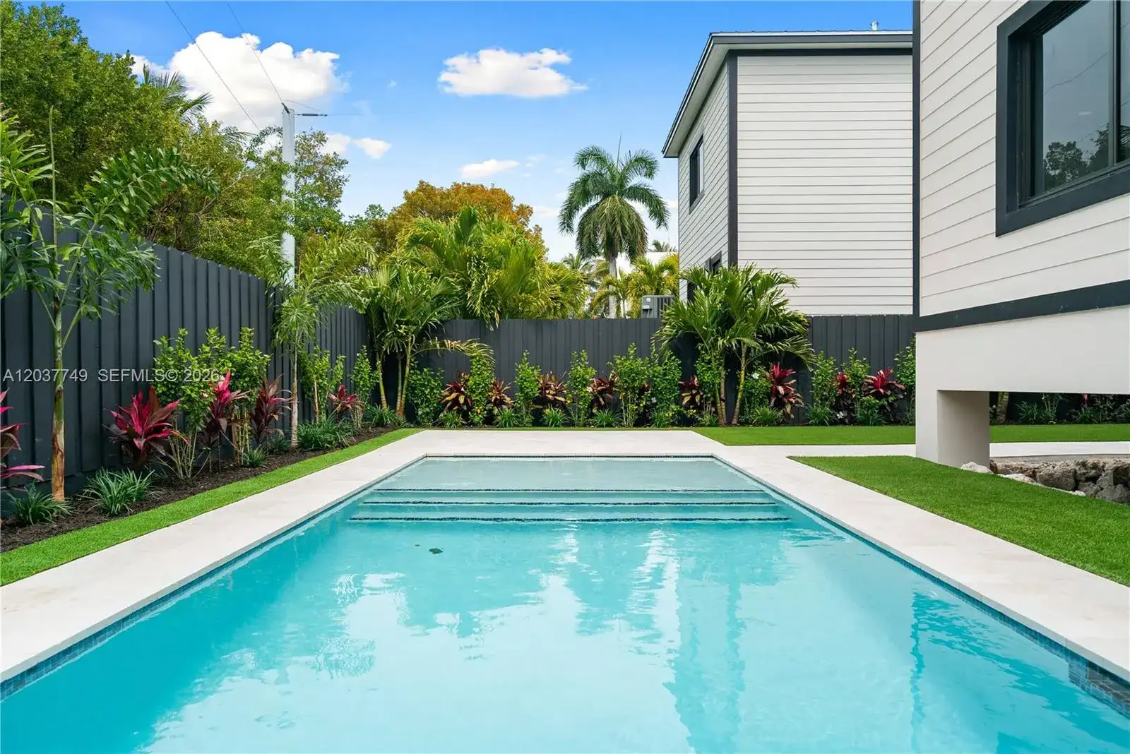 17 Coral Way, Key Largo FL 33037 photo 2