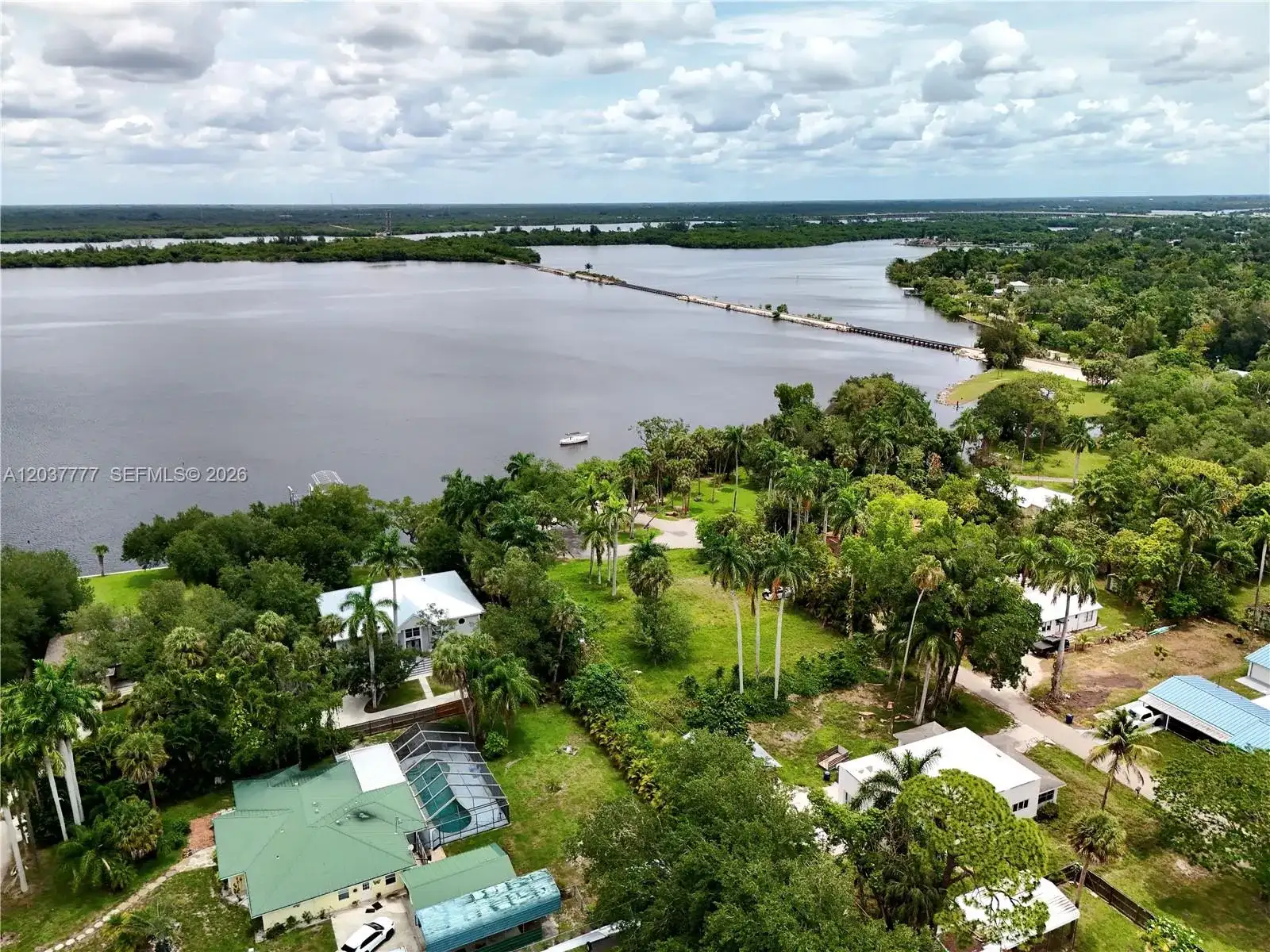 304 ROYAL PALM PARK RD, Fort Myers FL 33905 photo 3