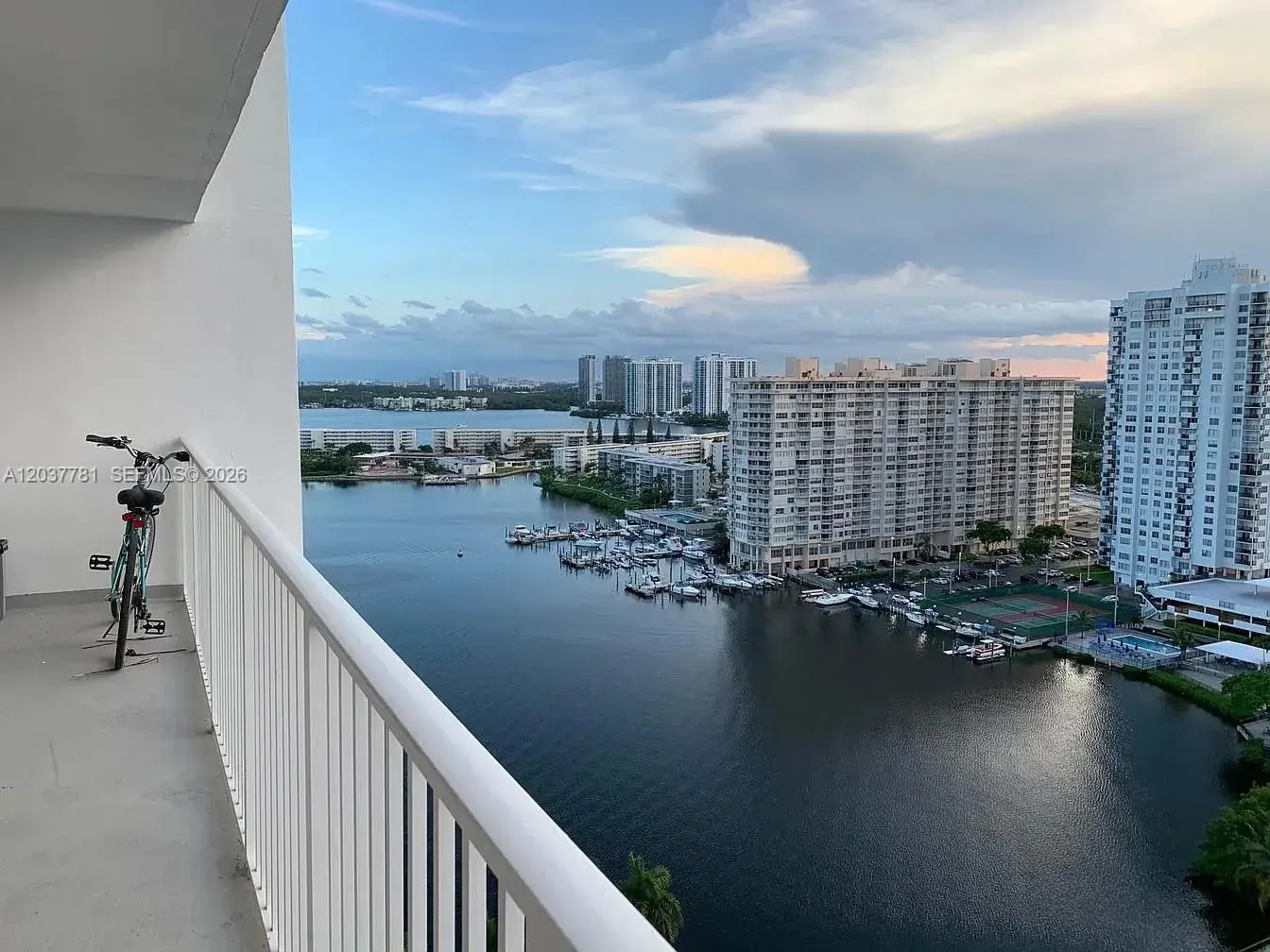 2801 NE 183rd St # 2107W, Aventura FL 33160