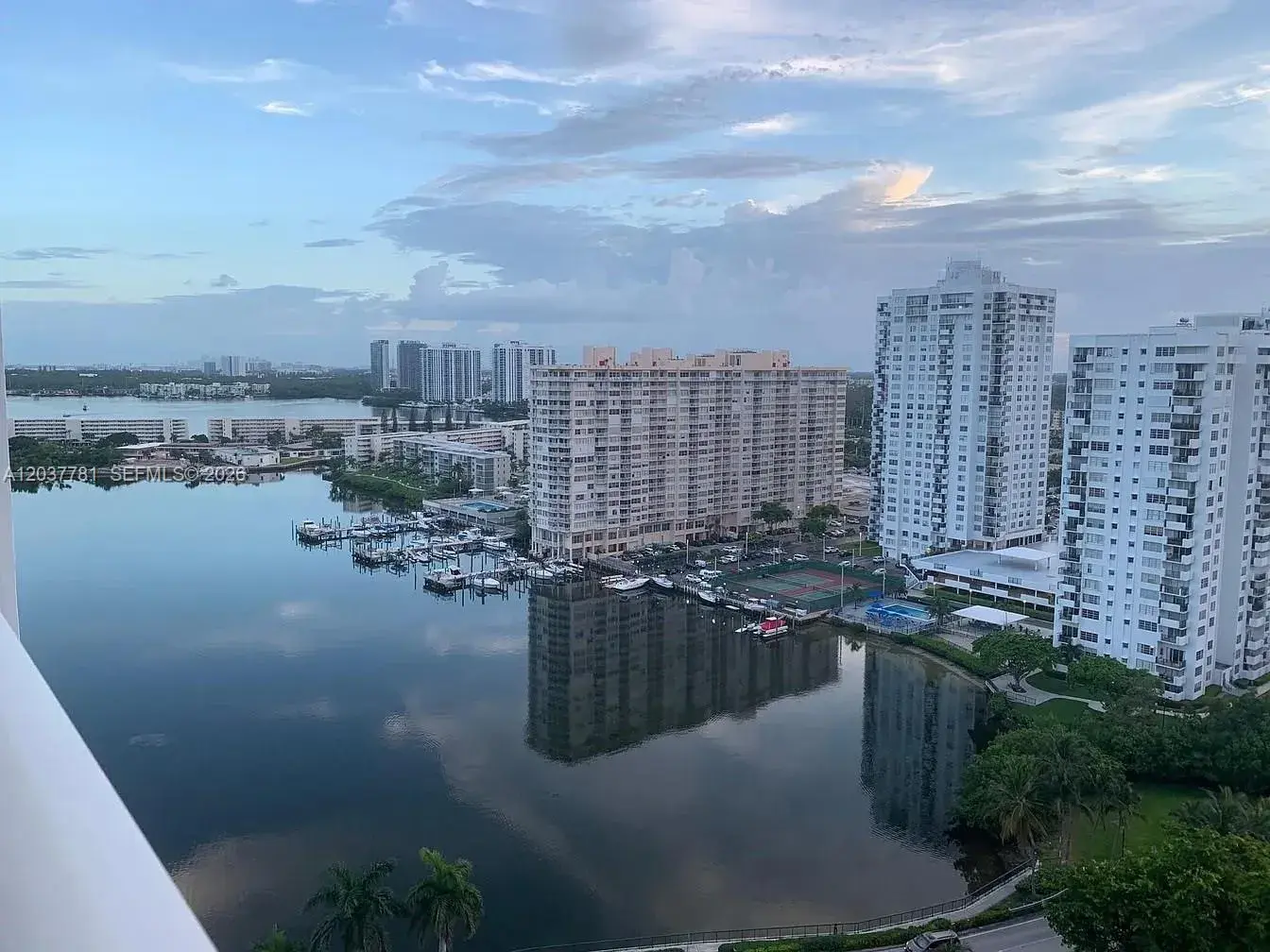 2801 NE 183rd St # 2107W, Aventura FL 33160
