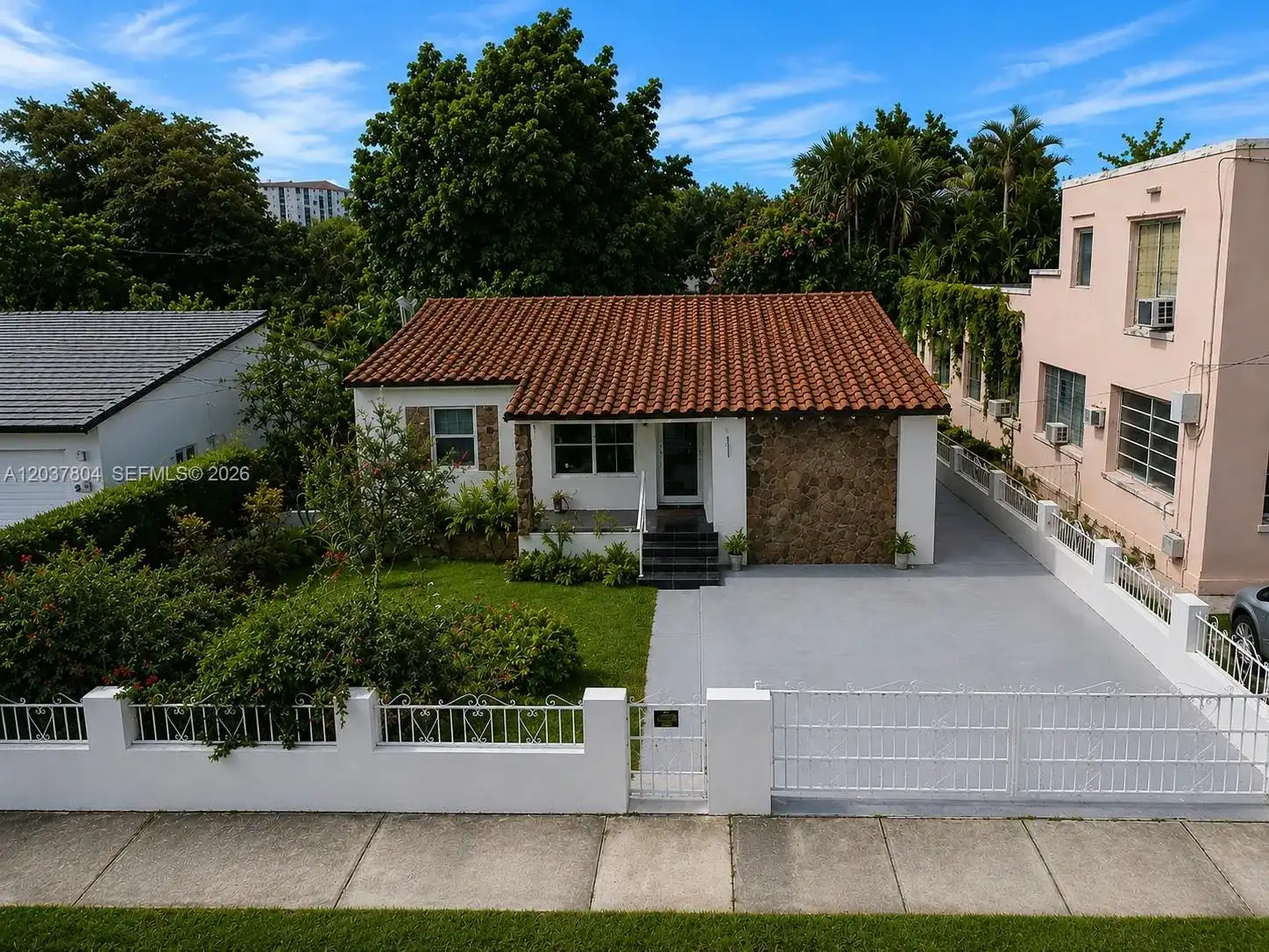 4240 SW 14th St, Miami FL 33134