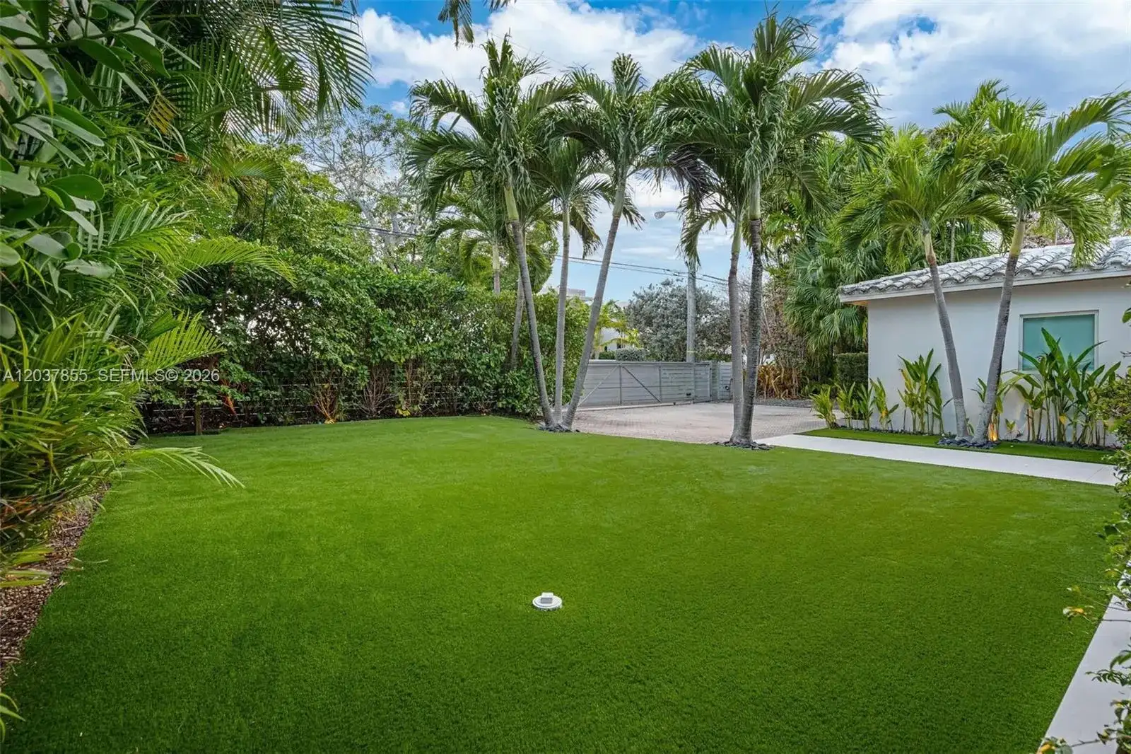 1835 Daytonia Rd, Miami Beach FL 33141 photo 2