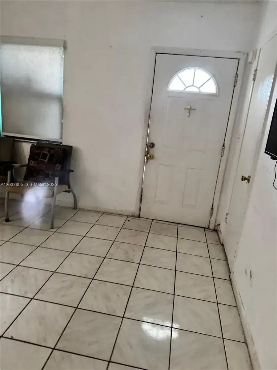 950 NE 160th St, North Miami Beach FL 33162 photo 3