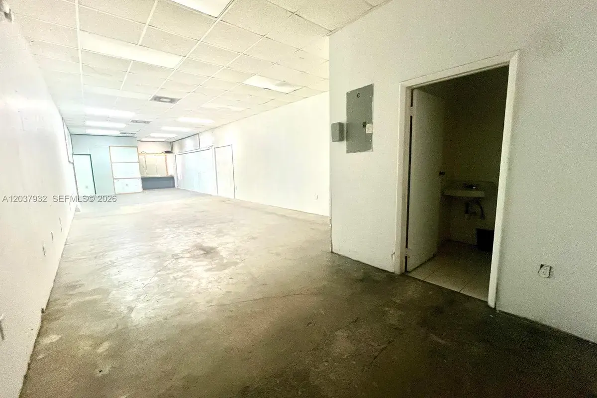 11710 NW South River Dr, Medley FL 33178