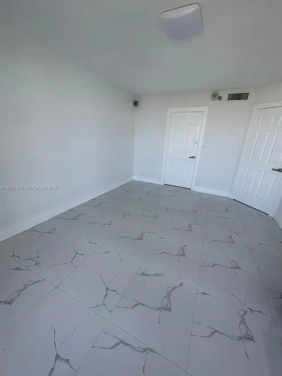 3530 Mystic Pointe Dr # 3208, Aventura FL 33180 photo 2