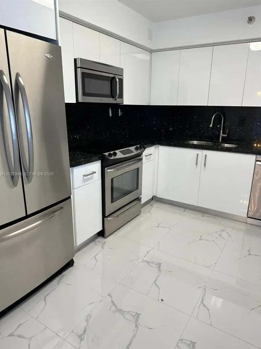 3530 Mystic Pointe Dr # 3208, Aventura FL 33180 photo 3