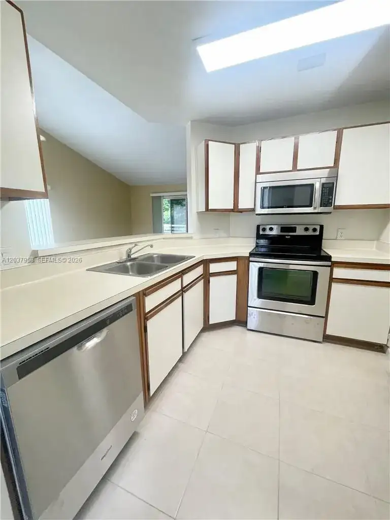 3429 NW 44th St # 201, Oakland Park FL 33309 photo 2