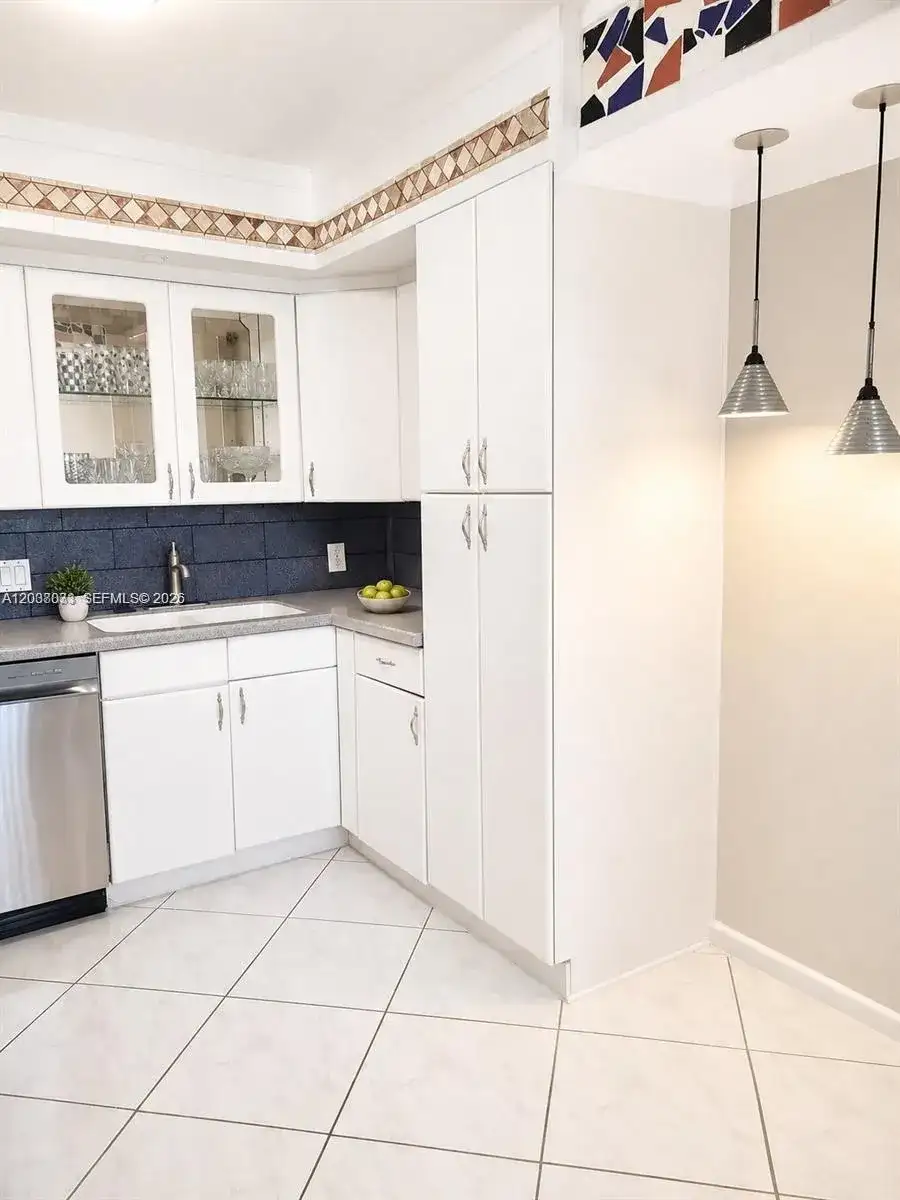 2050 Newcastle C # 2050, Boca Raton FL 33434 photo 2