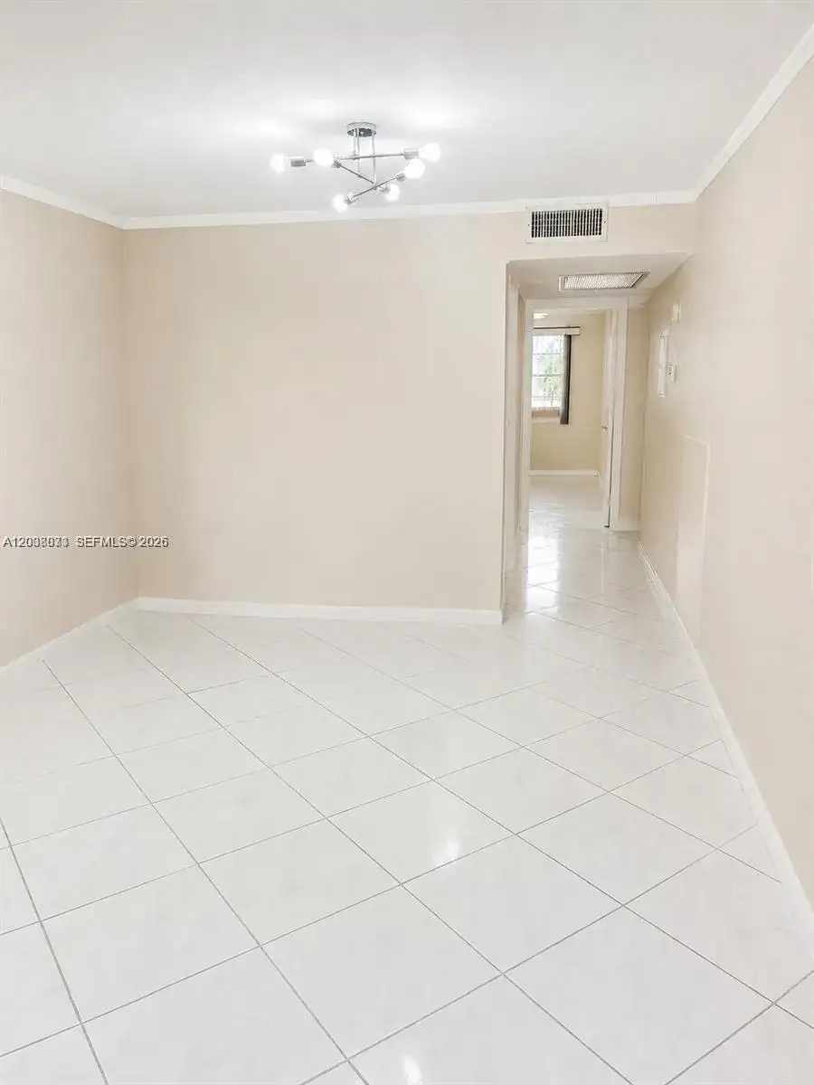 2050 Newcastle C # 2050, Boca Raton FL 33434 photo 4