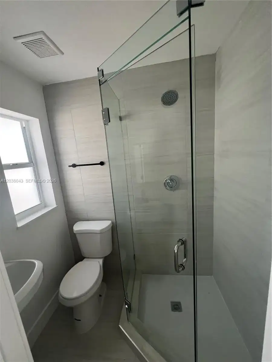 1706 Arthur St, Hollywood FL 33020 photo 5