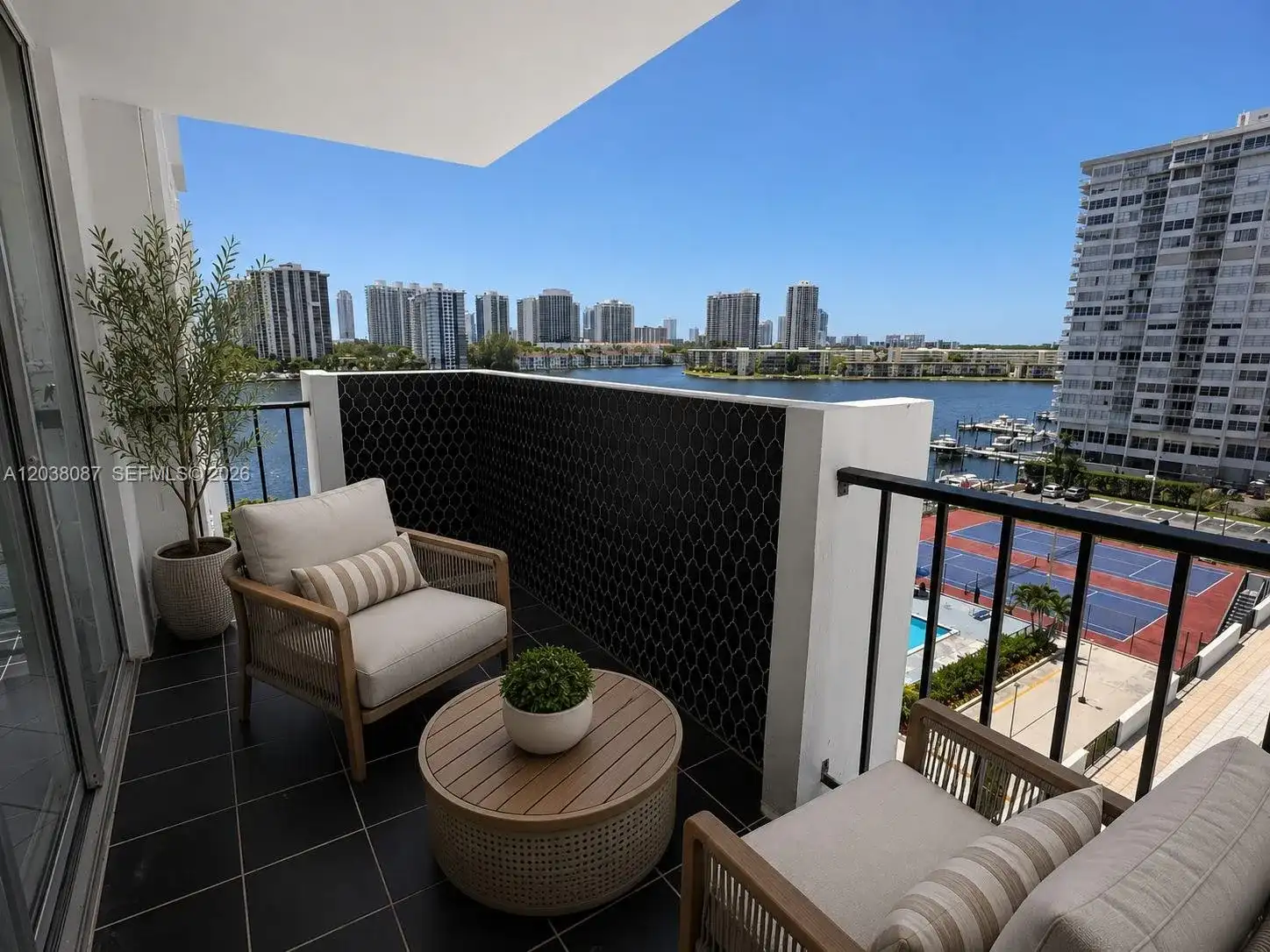 2780 NE 183rd St # 810, Aventura FL 33160