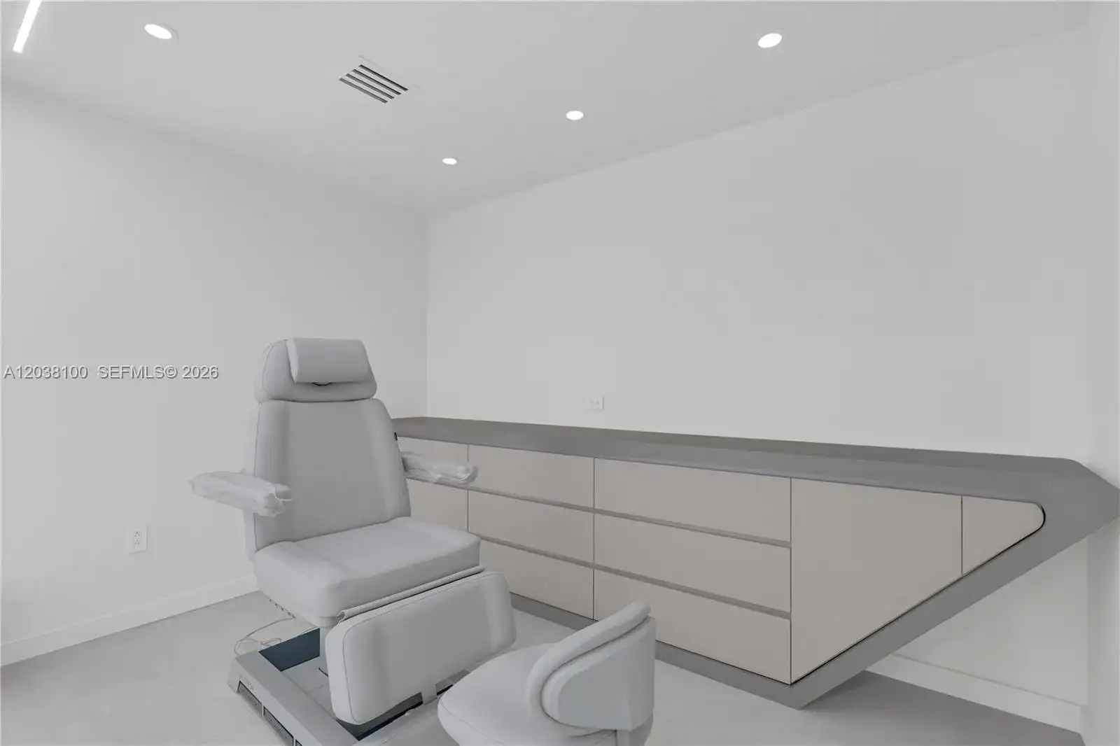 909 N Miami Beach Blvd # 502, North Miami Beach FL 33162 photo 4