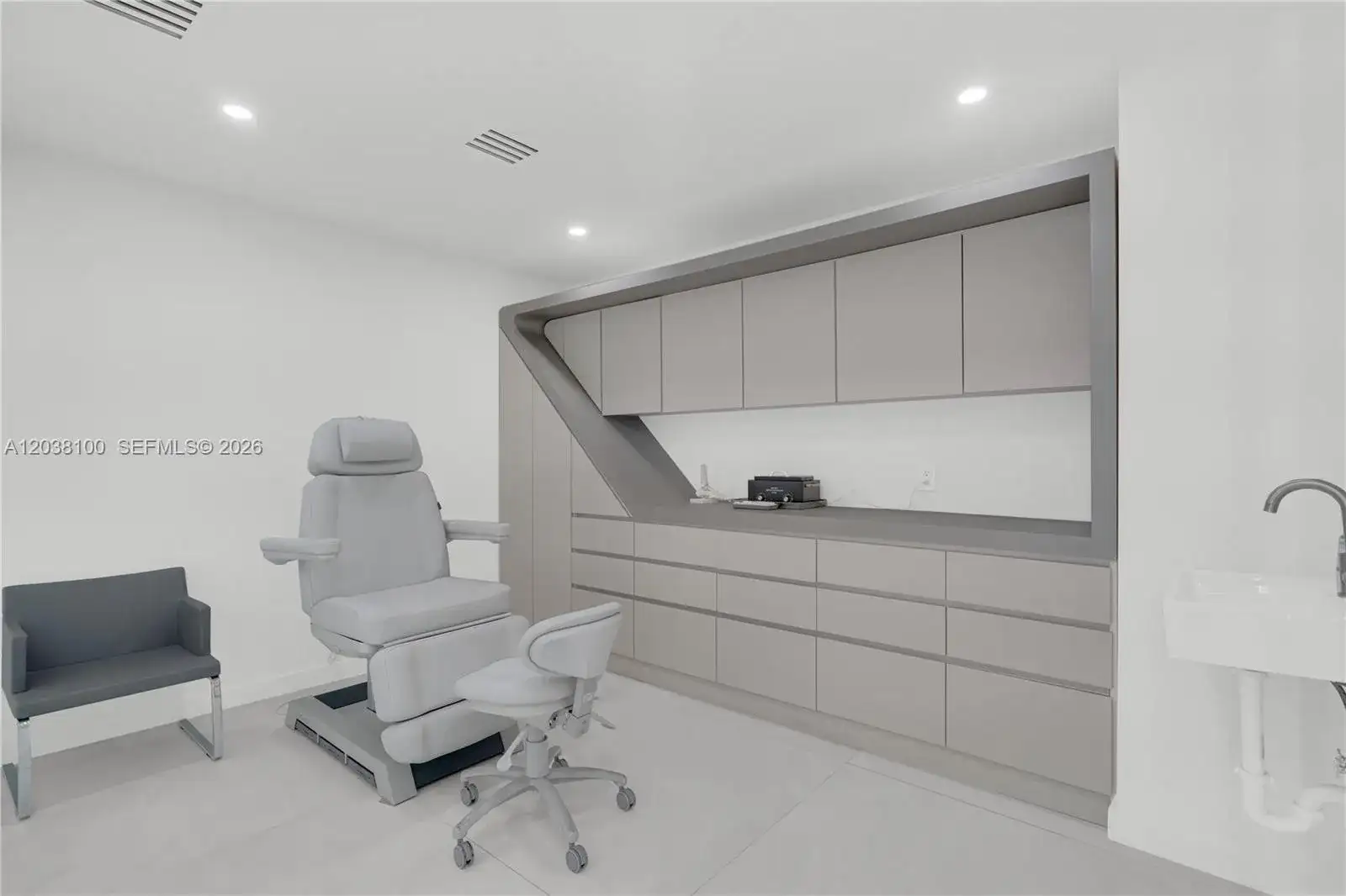909 N Miami Beach Blvd # 502, North Miami Beach FL 33162 photo 5