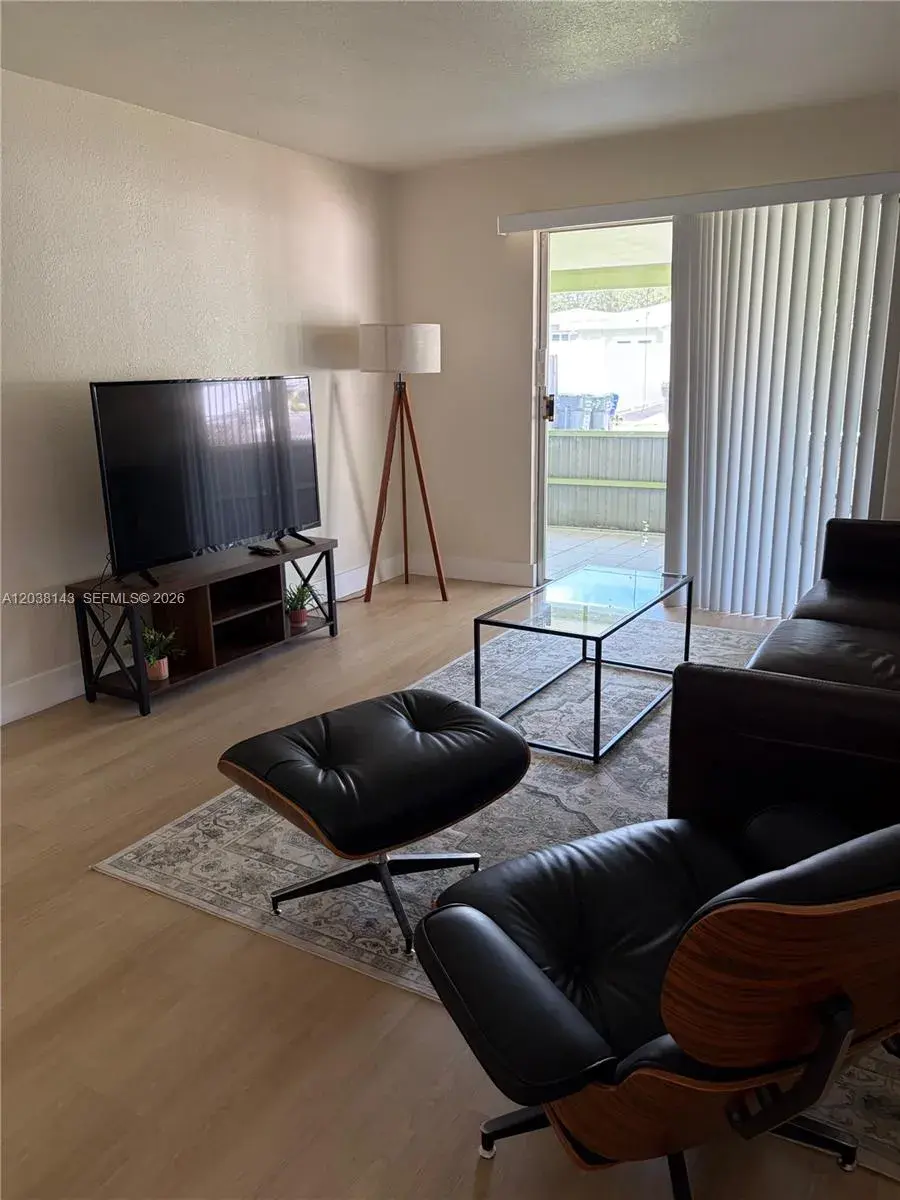 1635 Dewey St # B, Hollywood FL 33020