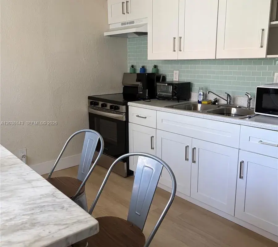1635 Dewey St # B, Hollywood FL 33020