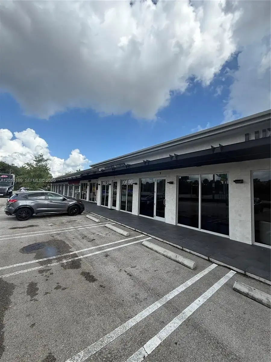 8205 NW 12th St, Doral FL 33126 photo 2